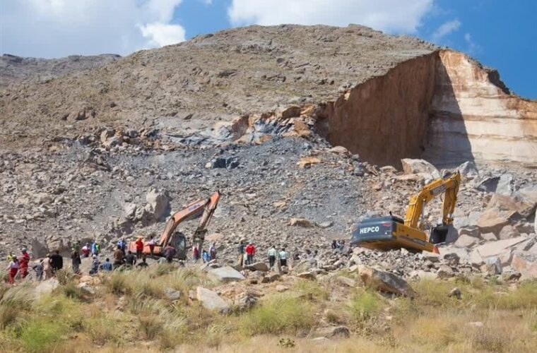 ۸۰ هزار تن سنگ میان خانواده و آخرین وداع؛ معدن شازند در انتظار ایمنی