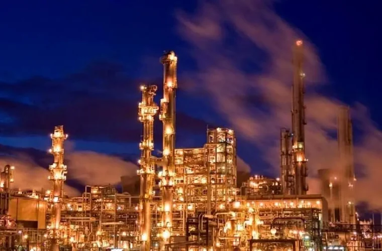 پایان موفقیتآمیز بزرگترین عملیات اورهال خاورمیانه در پالایشگاه شازند / جهش تولید بنزین با راهاندازی واحدهای آیزوماکس و RFCC پایان موفقیتآمیز بزرگترین عملیات اورهال خاورمیانه در پالایشگاه شازند / جهش تولید بنزین با راهاندازی واحدهای آیزوماکس و RFCC