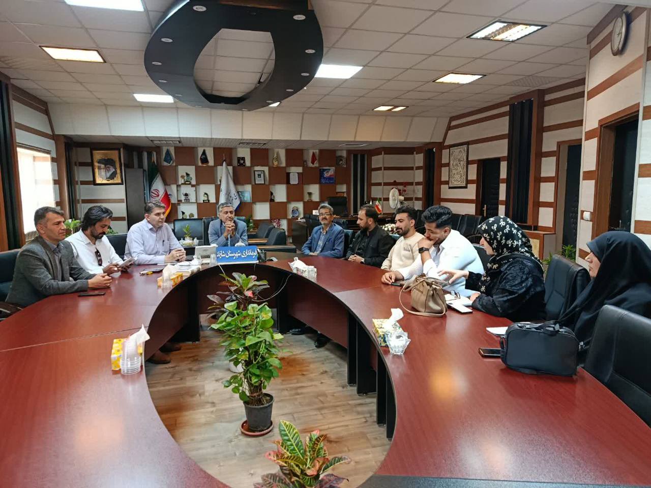 نشست صمیمانه فرماندار شازند با اصحاب رسانه برگزار شد