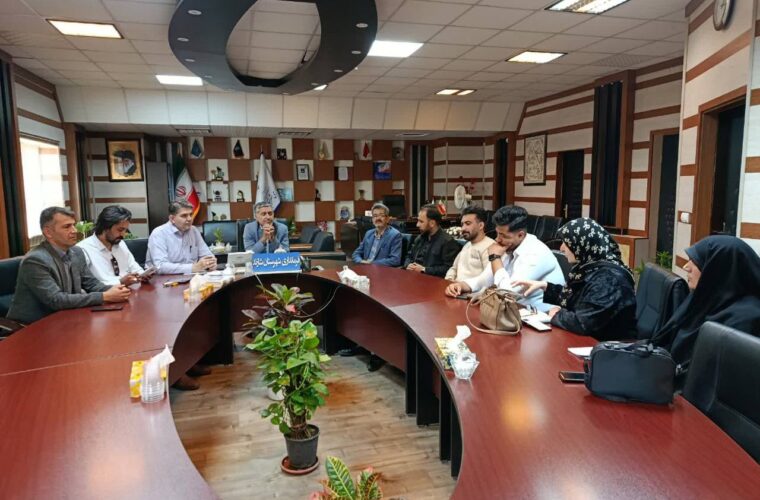 نشست صمیمانه فرماندار شازند با اصحاب رسانه برگزار شد
