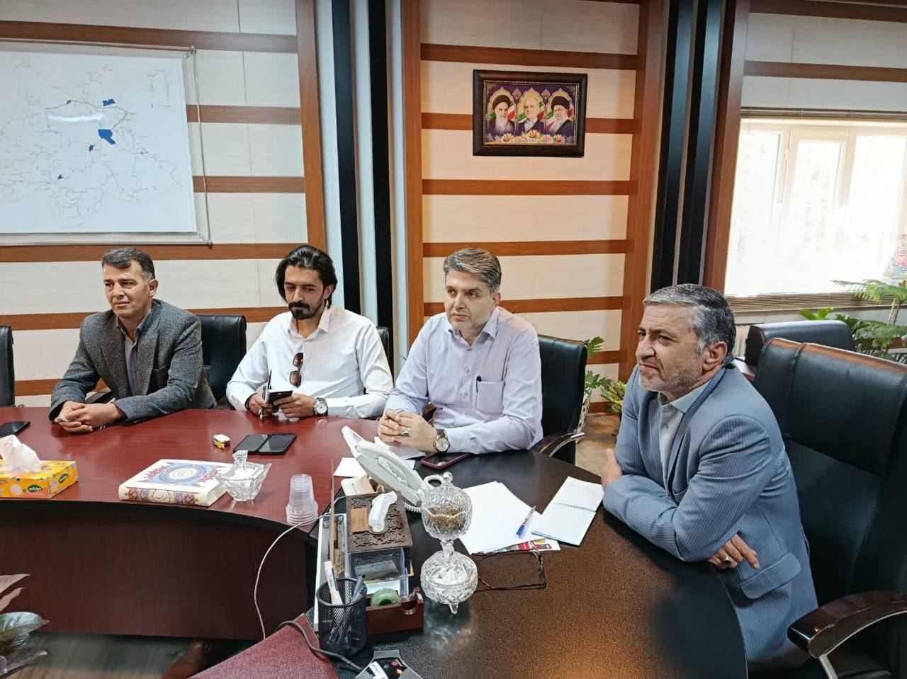 مسیر تحول شازند از همکاری صادقانه مدیریت و رسانه‌ها می‌گذرد/رسانه‌ها، بازوی توسعه و شفافیت در مدیریت شهرستان