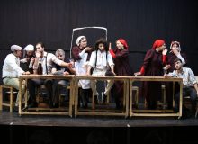 اجرای نمایش «آدم‌خواران» در شازند؛ گامی فرهنگی برای کاهش آسیب‌های اجتماعی