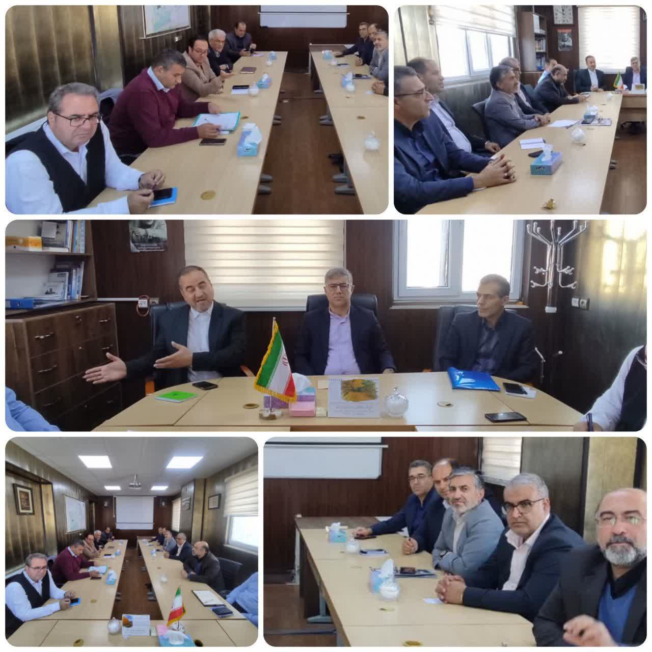 بررسی مسائل شهرستان‌ها و آمادگی انتخاباتی در نشست فرمانداران استان مرکزی