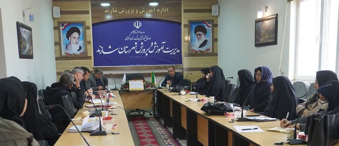 حضور رئیس امور مشارکت‌های مردمی استان مرکزی در شازند و برگزاری نشست توجیهی مؤسسان مدارس غیردولتی