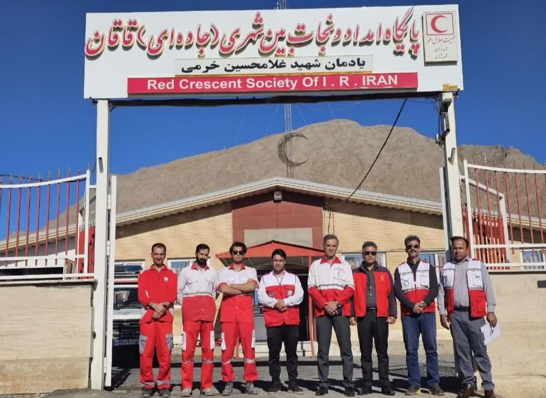 بازدید مسئولان هلال‌احمر از پایگاه‌های جاده‌ای شازند و بررسی آمادگی امدادی