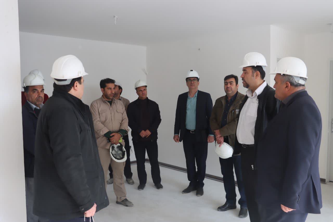 بازدید مدیران بنیاد مسکن از پروژه‌های نهضت ملی مسکن در شازند و اراک