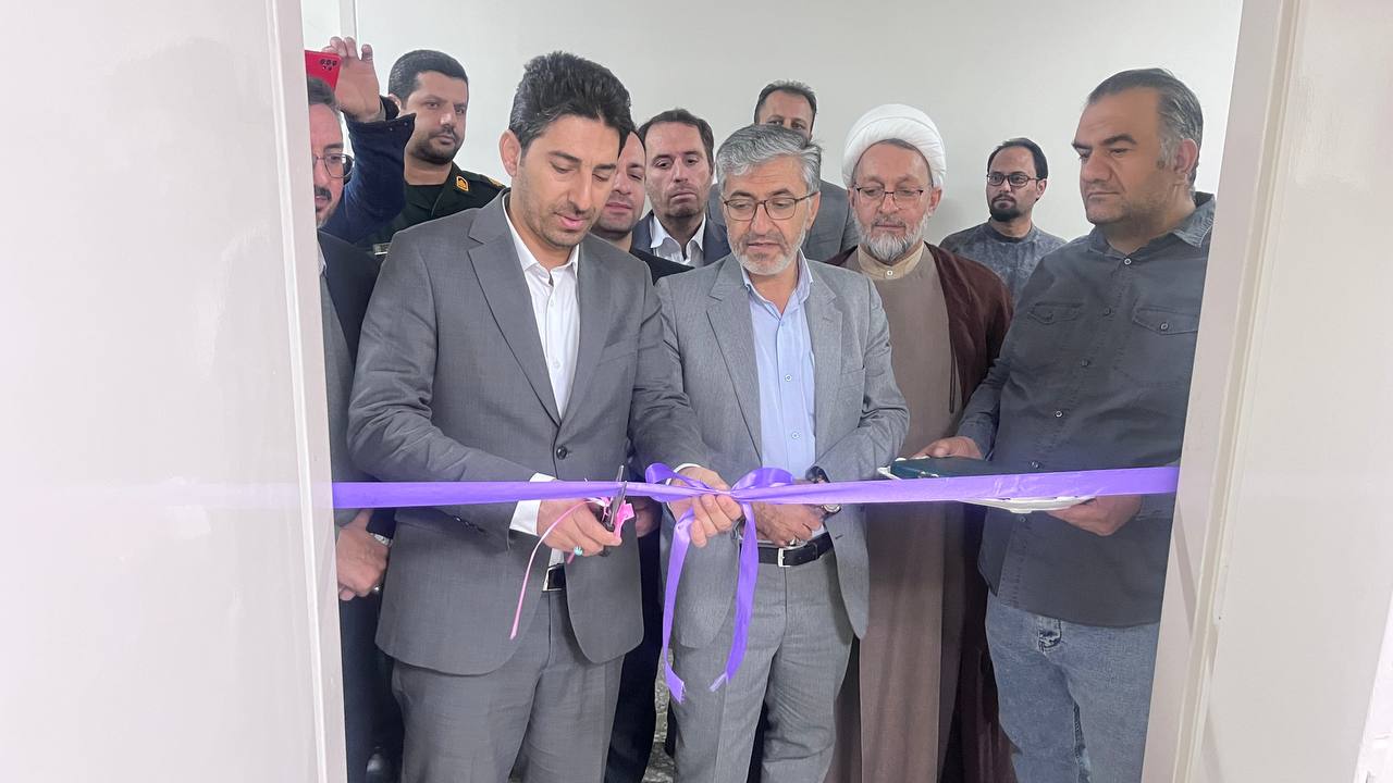 افتتاح باشکوه نمایشگاه هنرهای تجسمی در نخستین روز هفته فرهنگی شازند