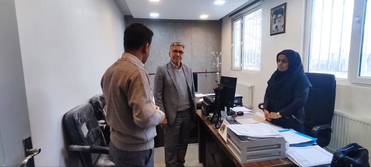 بازدید سرزده فرماندار شهرستان شازند از بنیاد مسکن انقلاب اسلامی