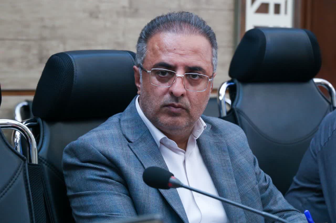 سفر یک‌روزه مدیرکل تعاون، کار و رفاه اجتماعی استان مرکزی با محوریت حمایت از تولید و کاهش بیکاری