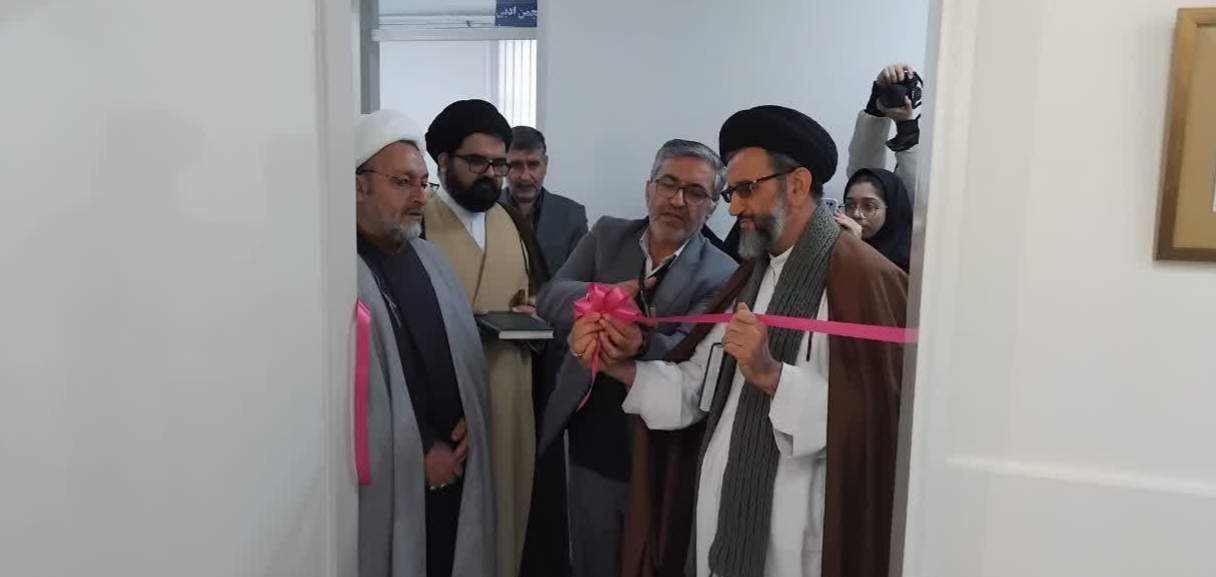 افتتاح نمایشگاه هنرهای تجسمی و اسماء متبرکه در شازند