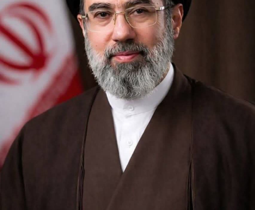 آیت الله مجتبی خامنه ای رهبر جدید انقلاب شد