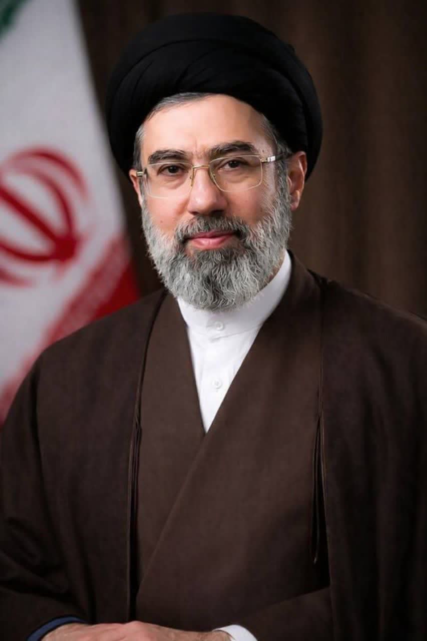 آیت الله مجتبی خامنه ای رهبر جدید انقلاب شد